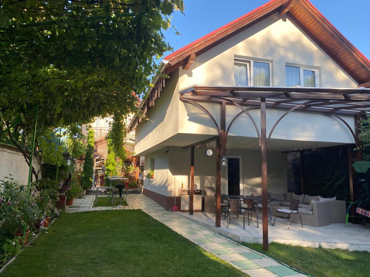 Casa Lucky Hotel Rîşnov Kültér fotó
