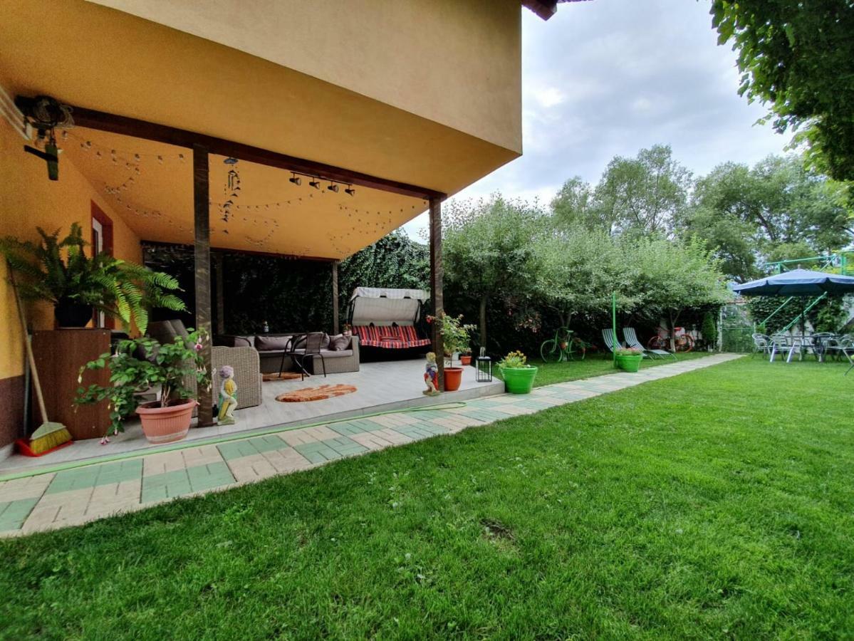 Casa Lucky Hotel Rîşnov Kültér fotó