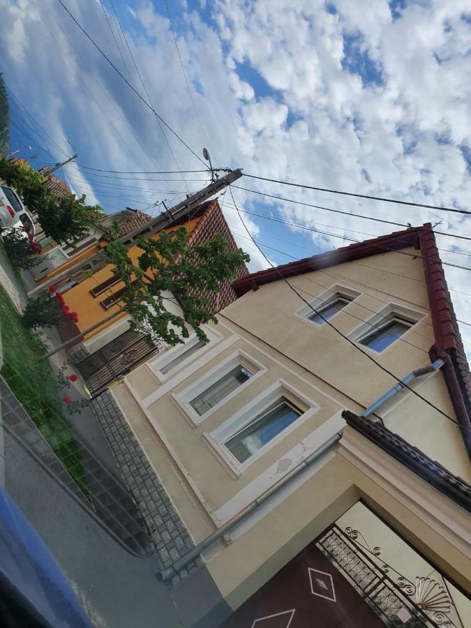 Casa Lucky Hotel Rîşnov Kültér fotó