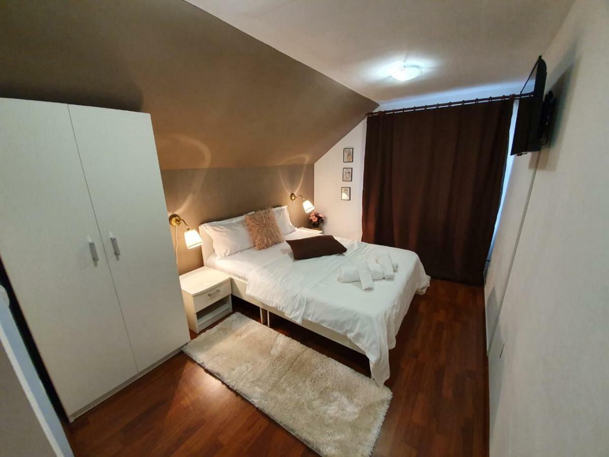 Casa Lucky Hotel Rîşnov Kültér fotó