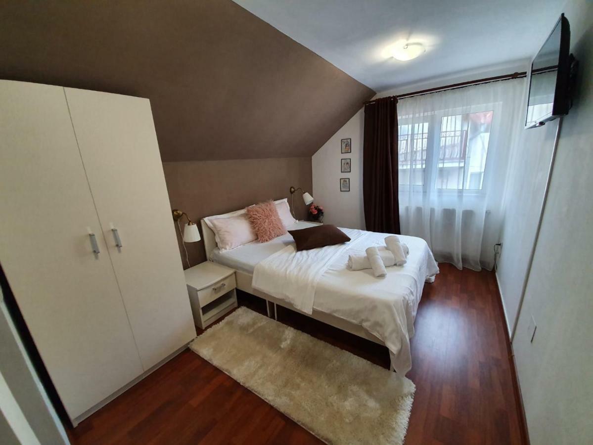 Casa Lucky Hotel Rîşnov Kültér fotó