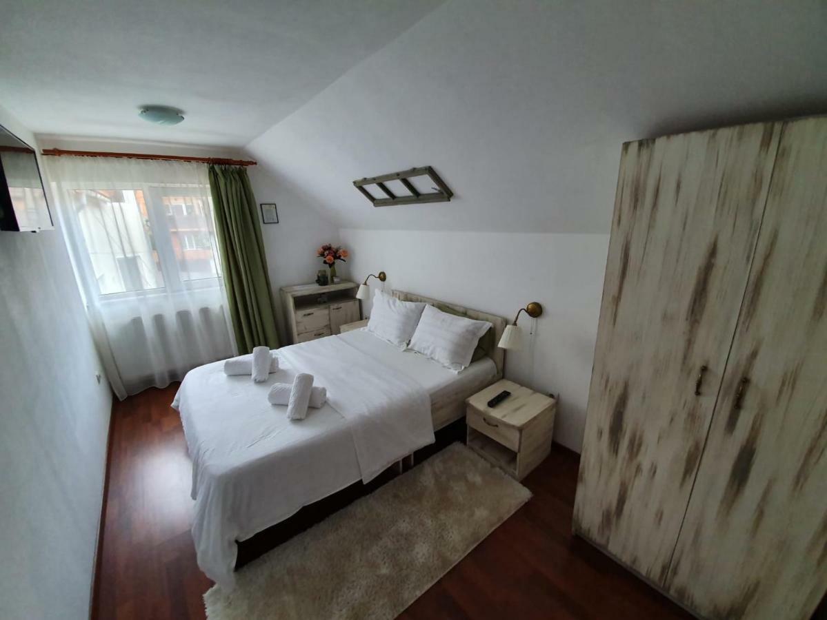 Casa Lucky Hotel Rîşnov Kültér fotó