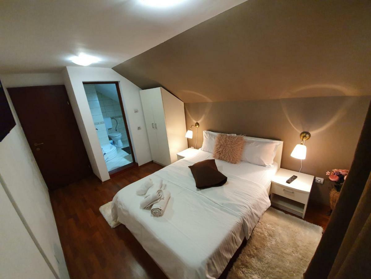 Casa Lucky Hotel Rîşnov Kültér fotó