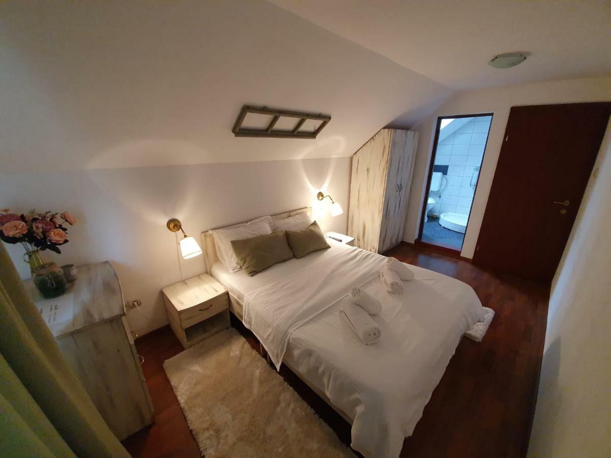 Casa Lucky Hotel Rîşnov Kültér fotó